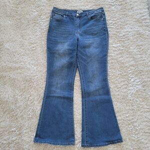 Abound Jeans Flared Leg Medium Wash Cotton Blend Stretch Jeans Womens Size 32